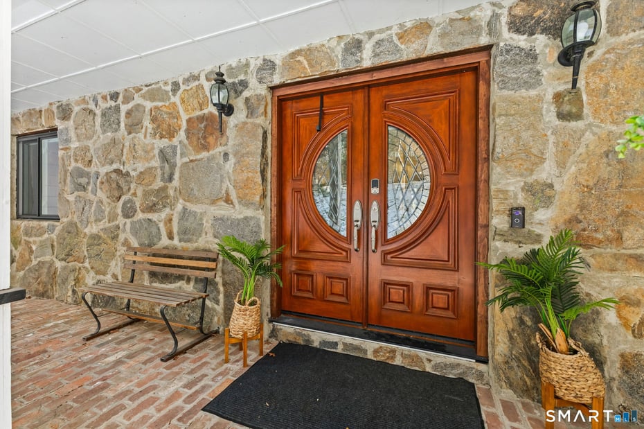 299 Redding Road Photo 2