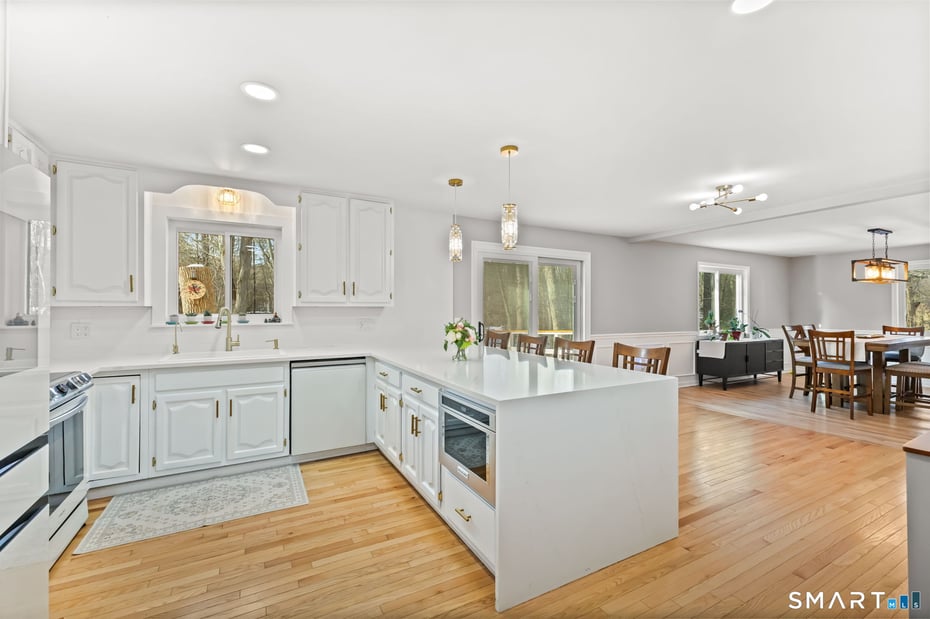 299 Redding Road Photo 9
