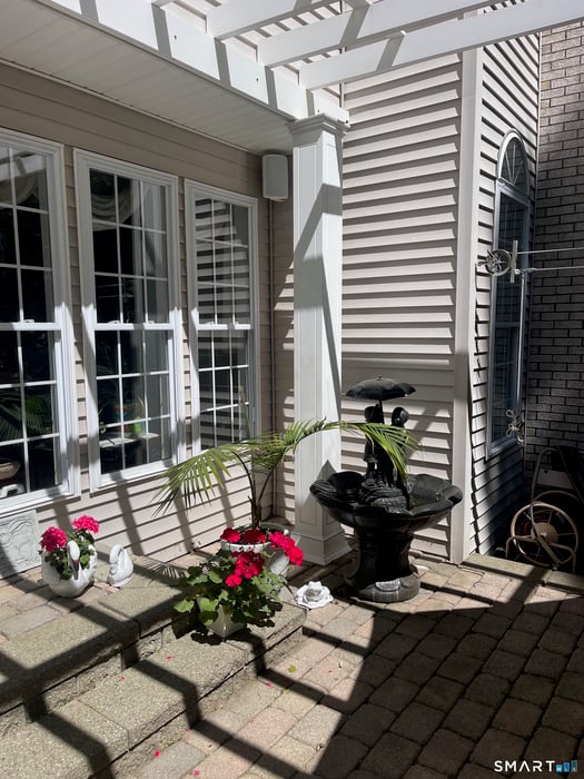 68 Troutwood Drive Photo 6