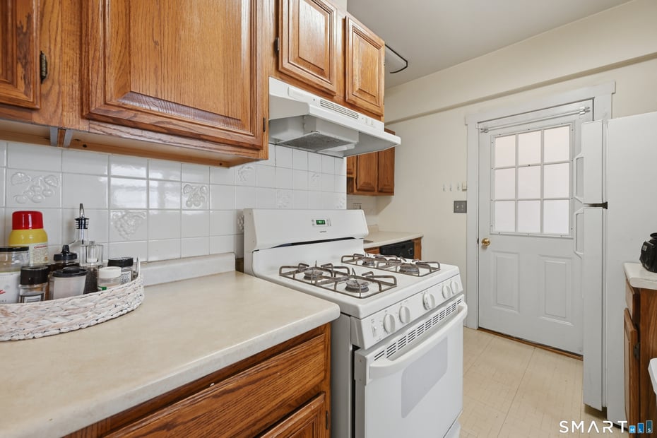 17 Lake Avenue Photo 3