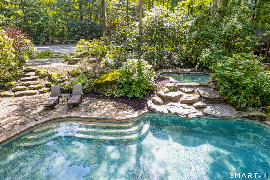 18 Birch Mill Road Photo 14