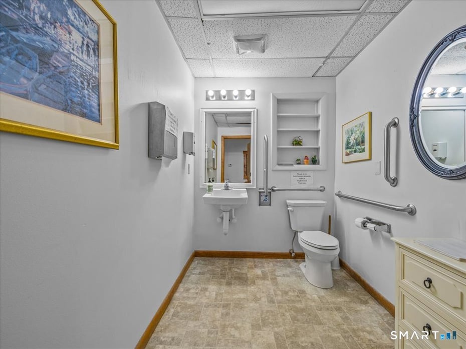 200 West Town Street Photo 14