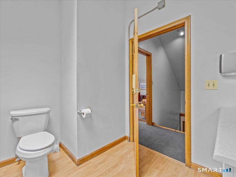200 West Town Street Photo 27