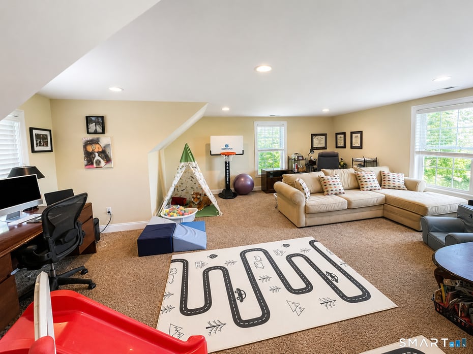 42 Ridgewood Terrace Photo 14