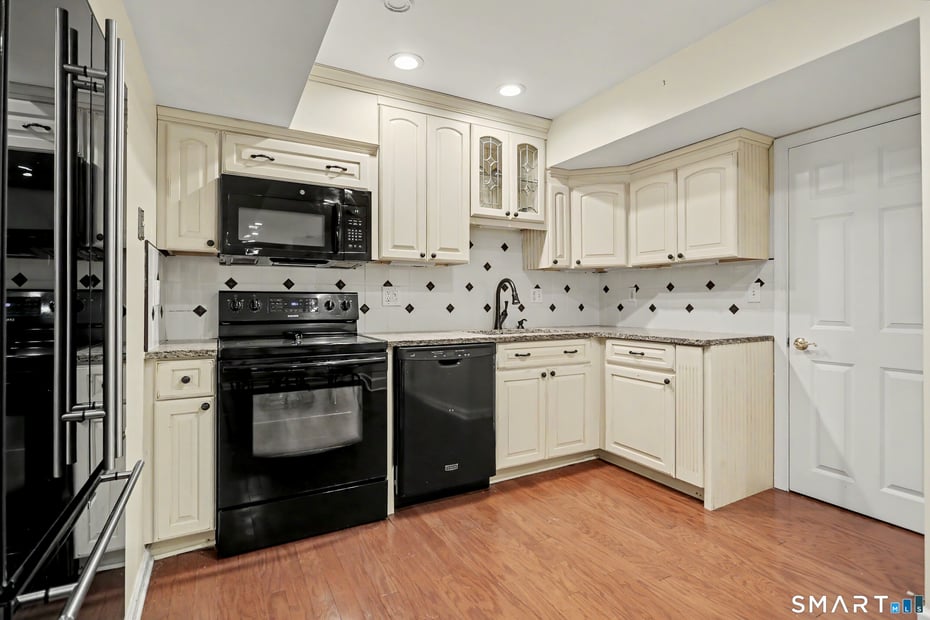 41 Grindstone Lane Photo 29