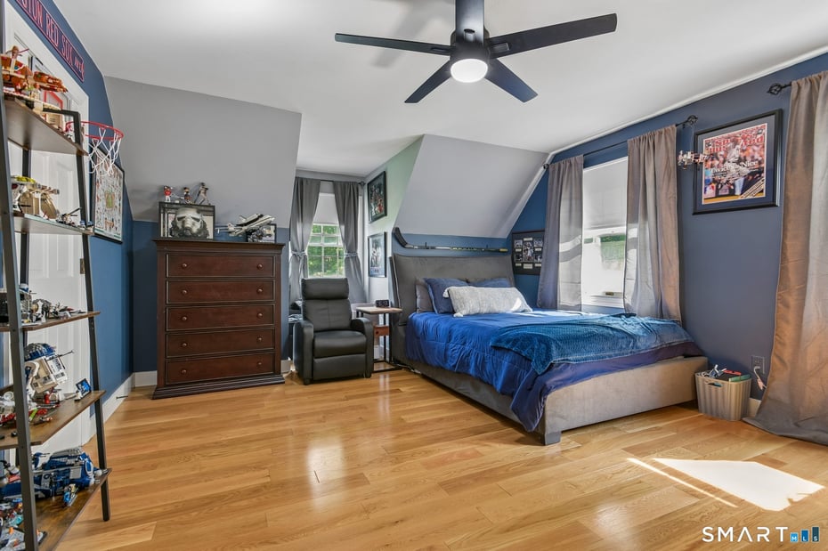 82 Valley Drive Photo 12