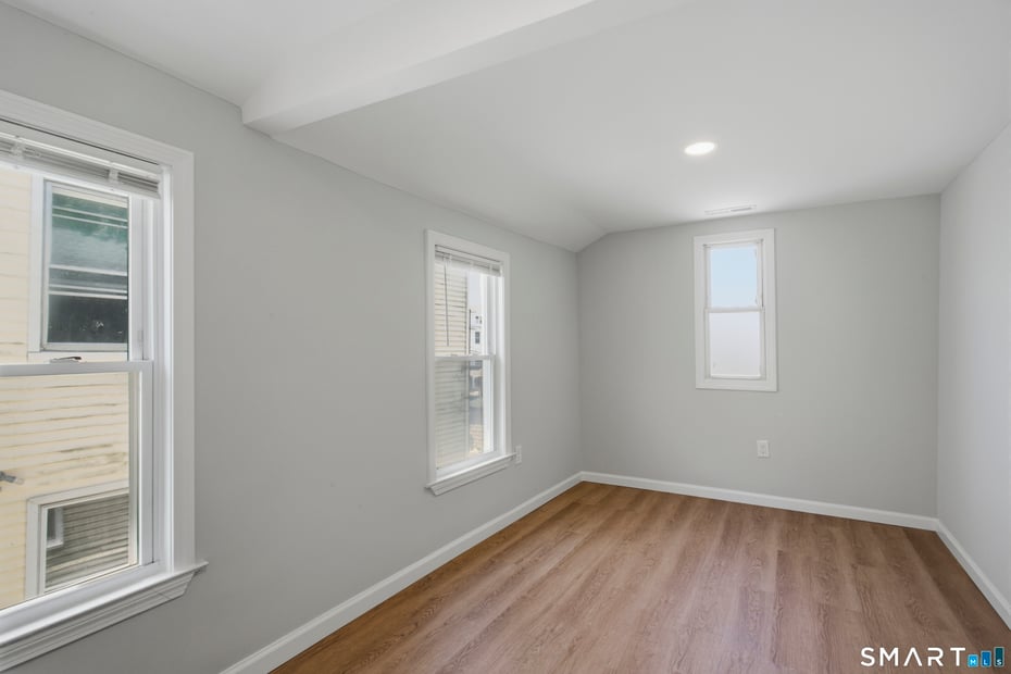 11 Bell Street Photo 11