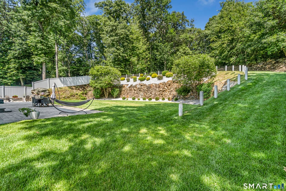 17 Woodlawn Drive Photo 3