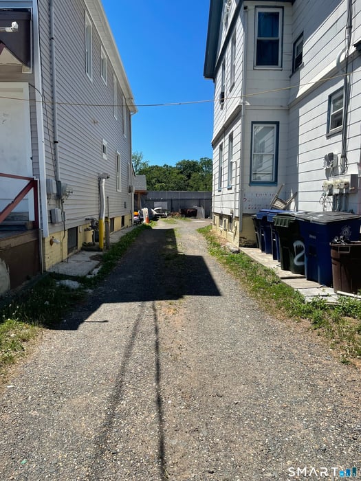 242 Front Avenue Photo 3