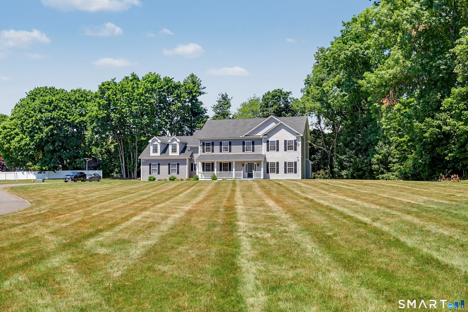 73 Candlewood Road Photo 2