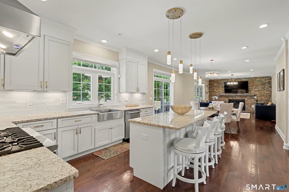 73 Candlewood Road Photo 8