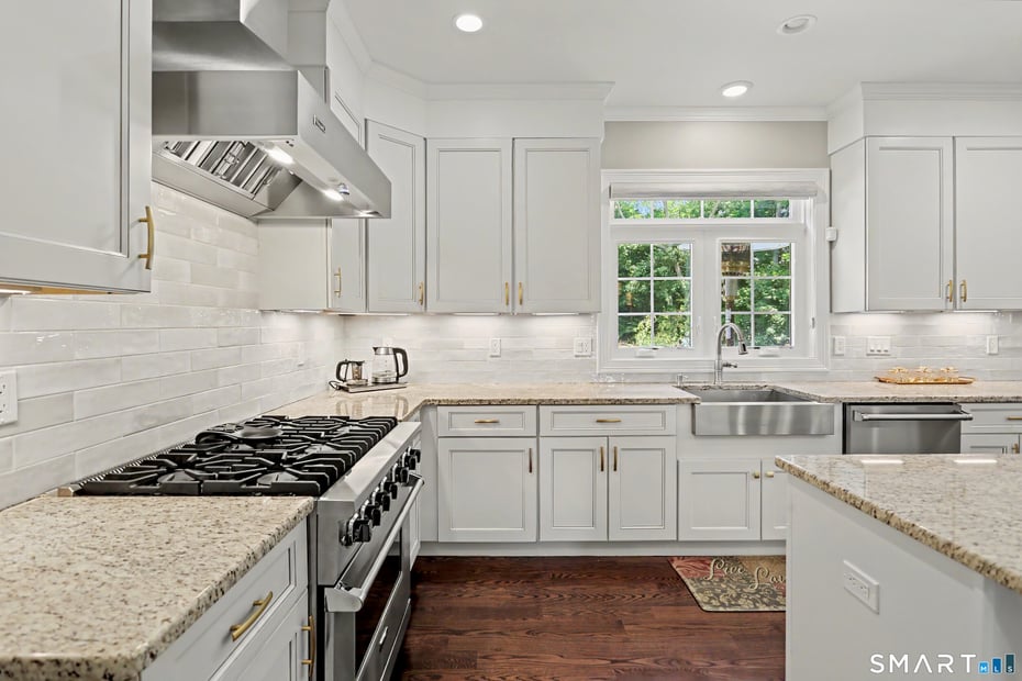 73 Candlewood Road Photo 9