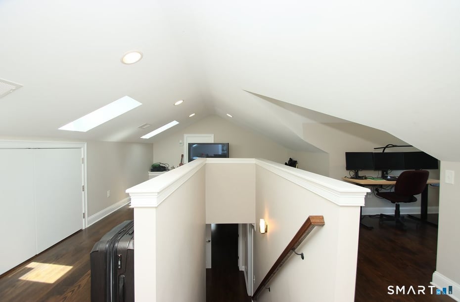 2095 Whitney Avenue Photo 33