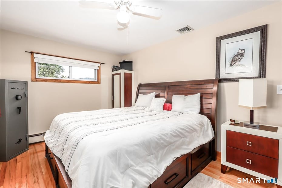 46 Jeanette Road Photo 12