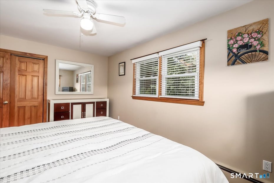 46 Jeanette Road Photo 13