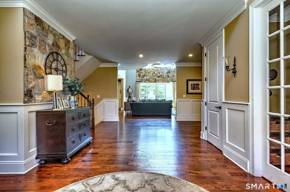 630 Saint Johns Drive Photo 4