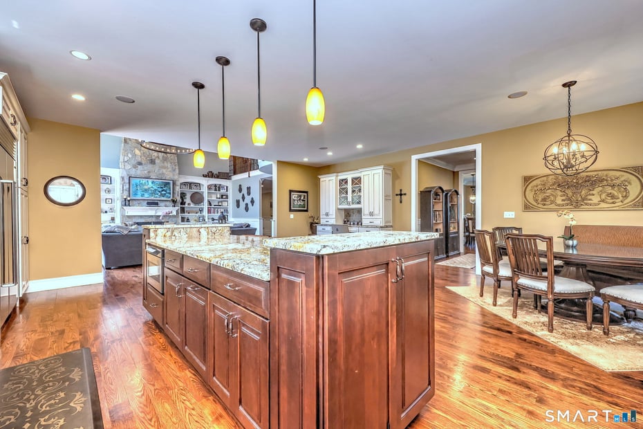 630 Saint Johns Drive Photo 9