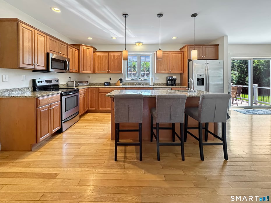 690 West Road Photo 15