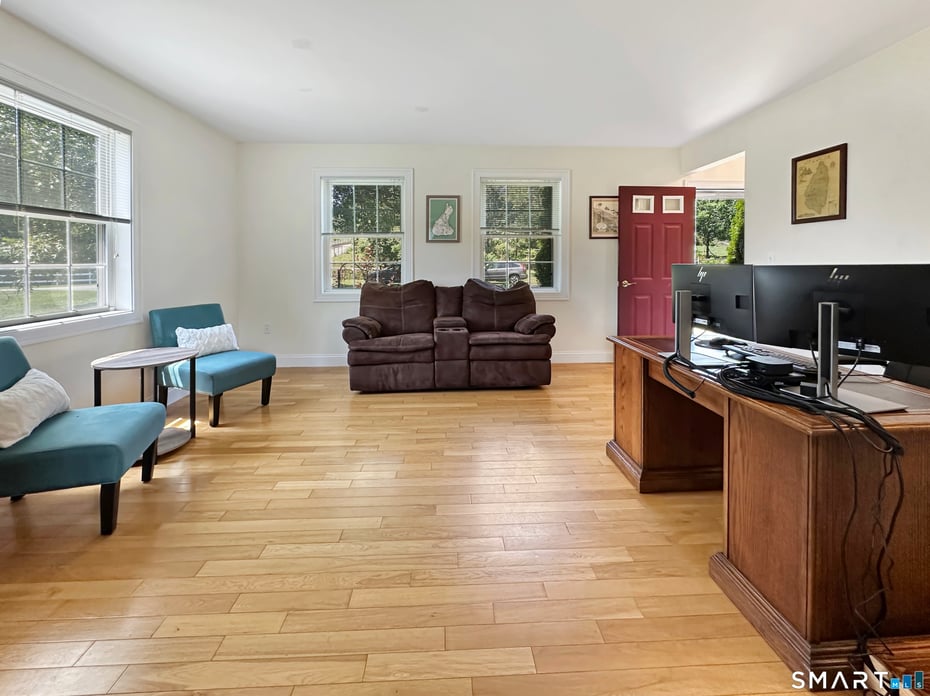 690 West Road Photo 21