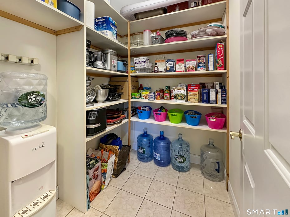 690 West Road Photo 23