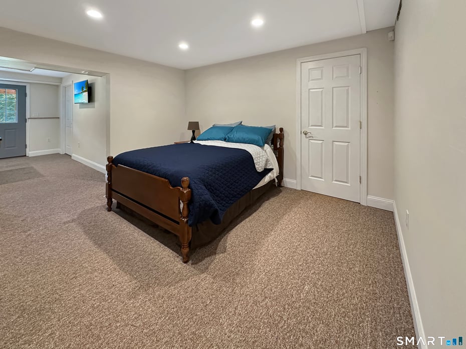 690 West Road Photo 35