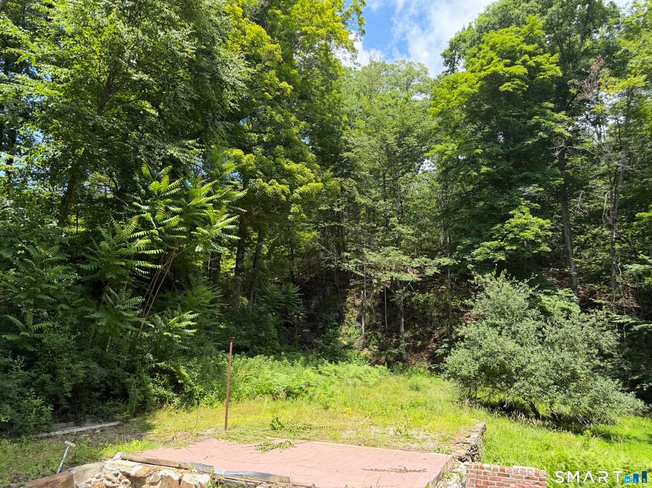 32 Lower Church Hill Road Photo 2