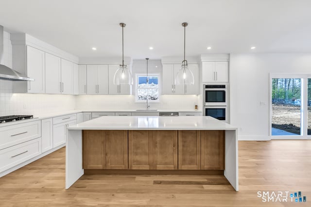 355 Spring Hill Road Photo 6