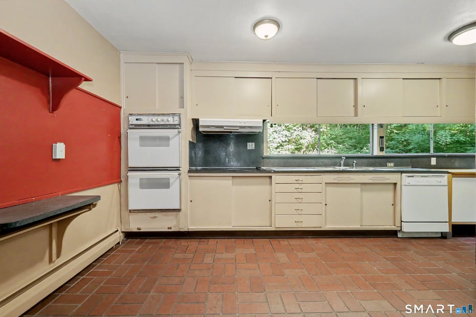 65 Whipple Road Photo 9