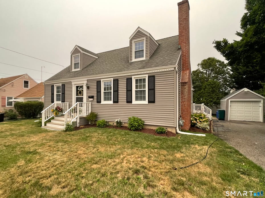 86 Ferndale Avenue Photo 2