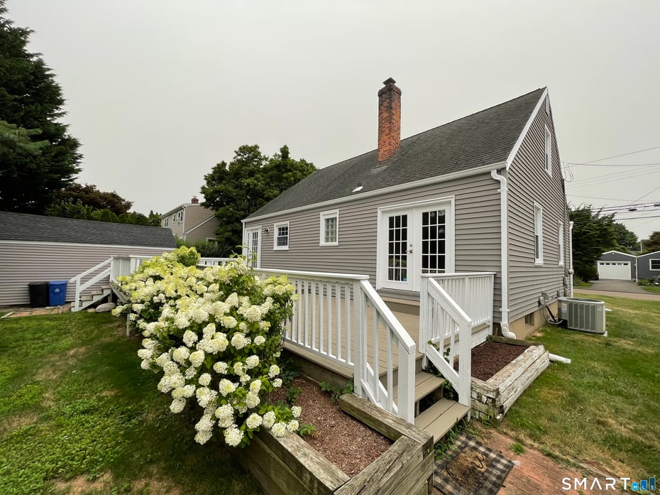 86 Ferndale Avenue Photo 9
