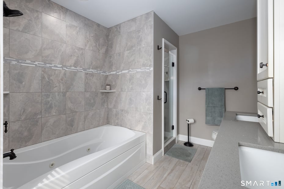 81 Evergreen Crossing Photo 24