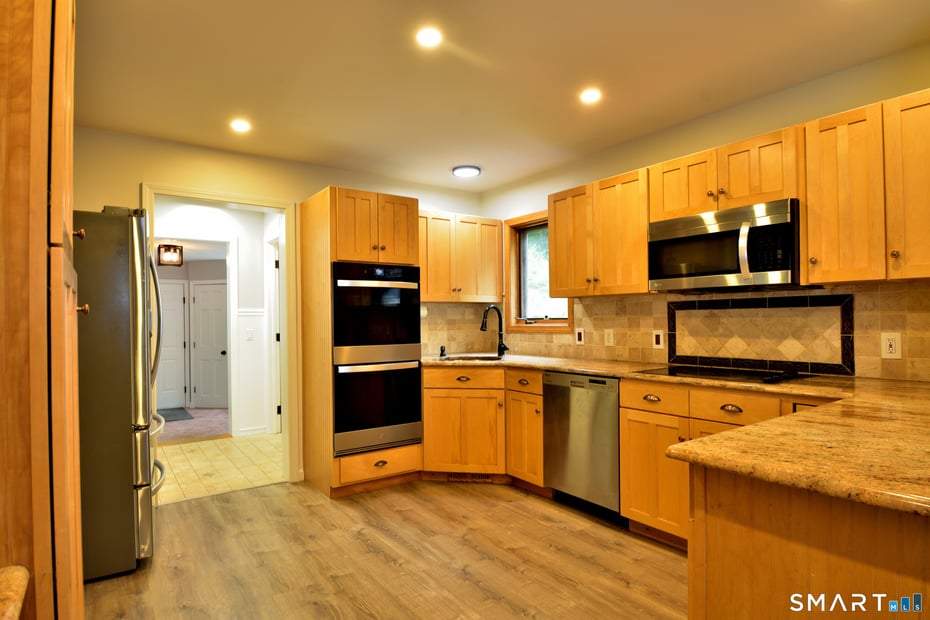 35 Rocky Road West Photo 3