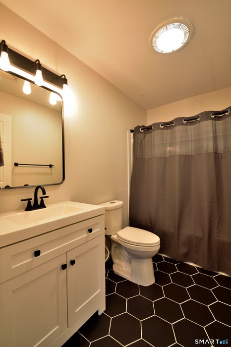 35 Rocky Road West Photo 34