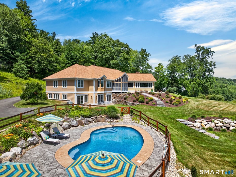 9 Reed Hill Road Photo 1