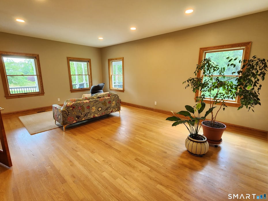 38 Emerald Glen Lane Photo 7