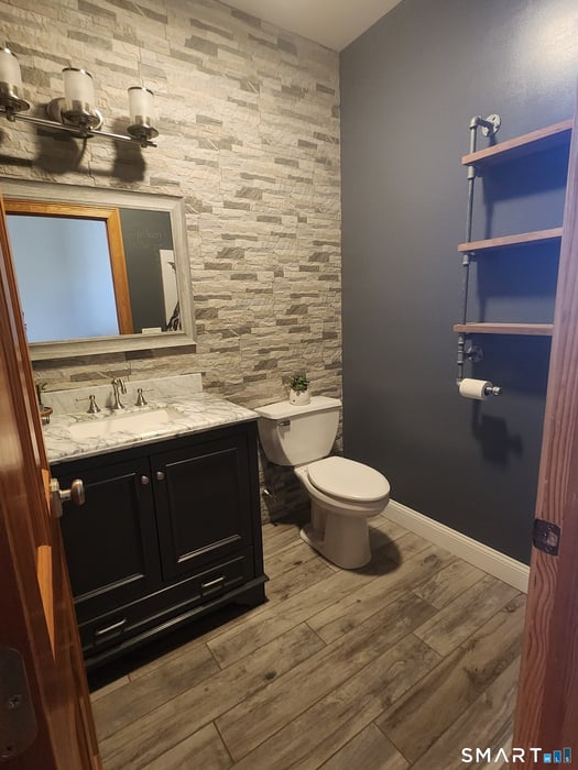 38 Emerald Glen Lane Photo 9