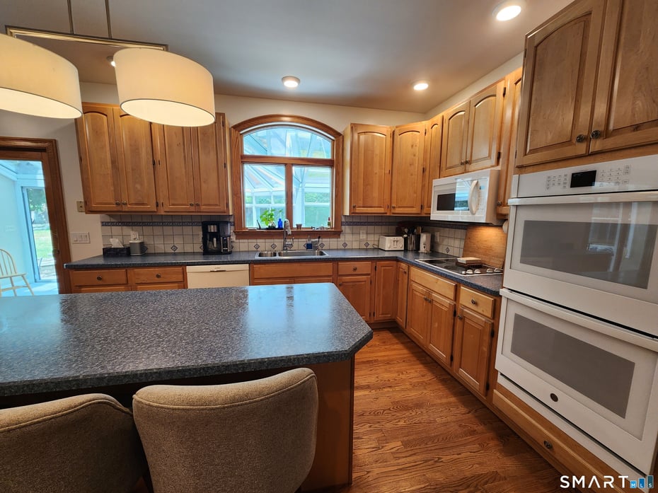 38 Emerald Glen Lane Photo 13