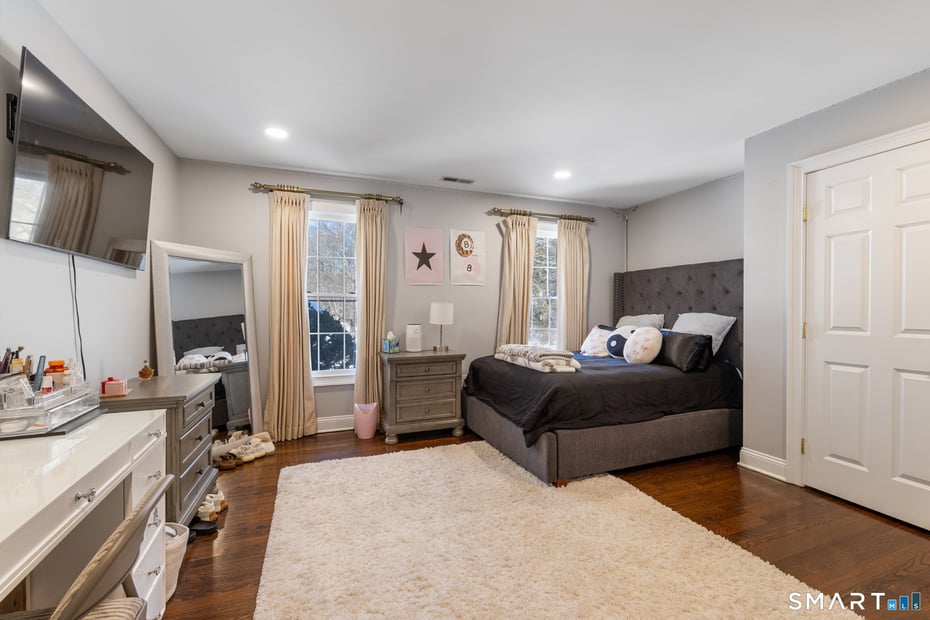 16 Robin Hood Lane Photo 24