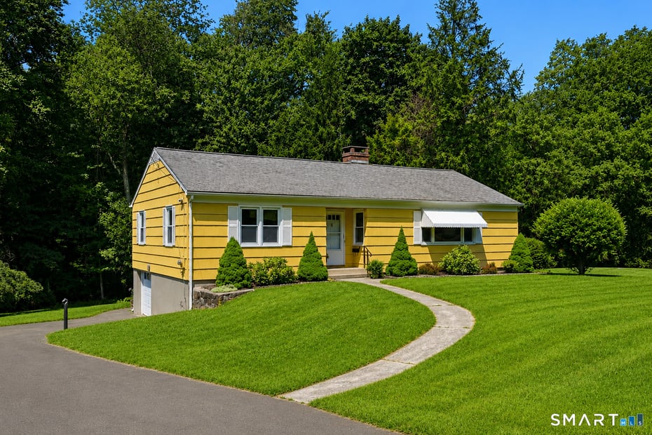 30 Maple Row Photo 2