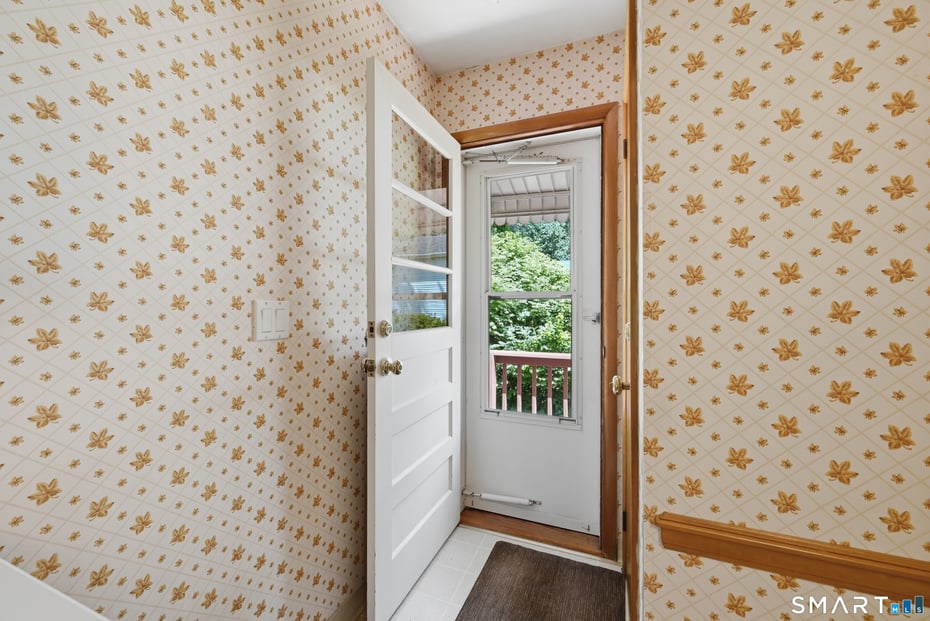 30 Maple Row Photo 11