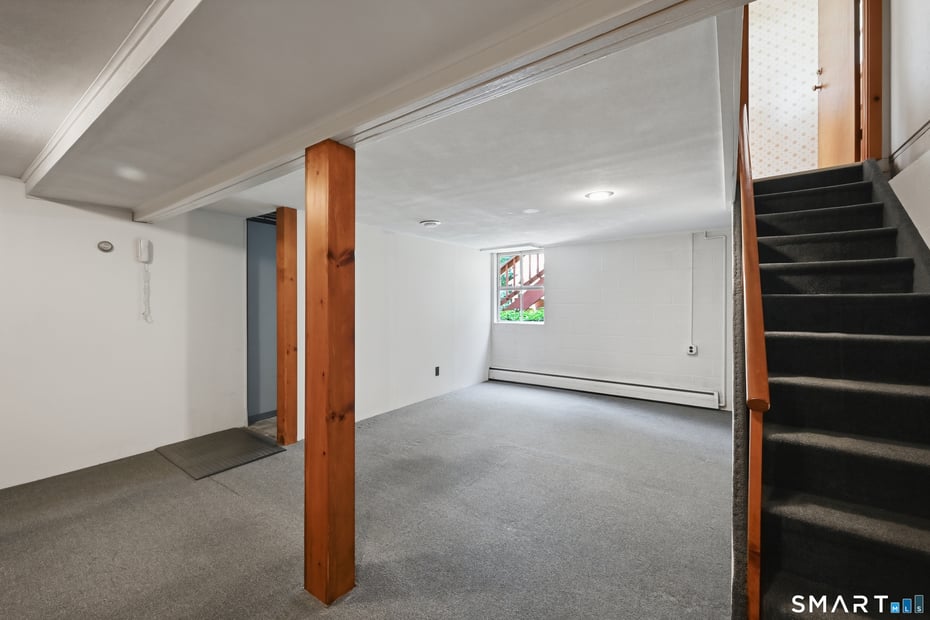 30 Maple Row Photo 22