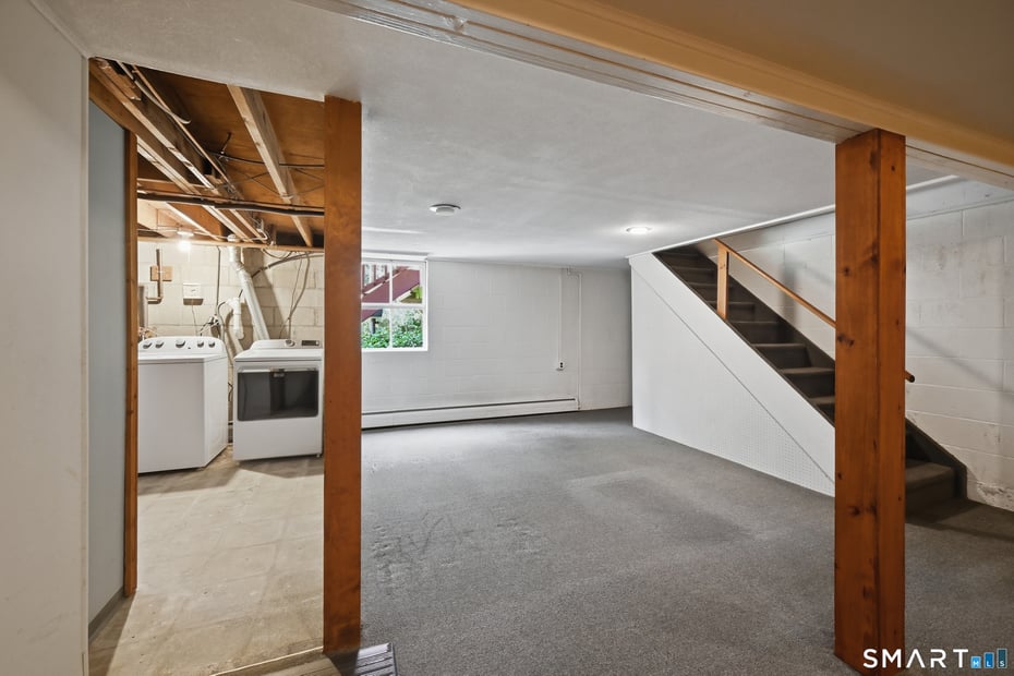 30 Maple Row Photo 23