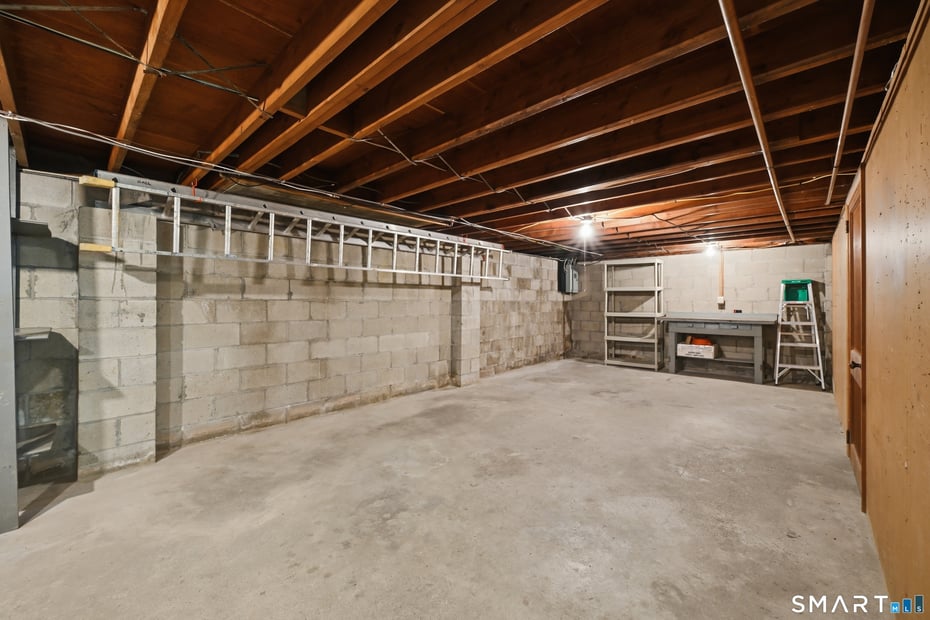 30 Maple Row Photo 26