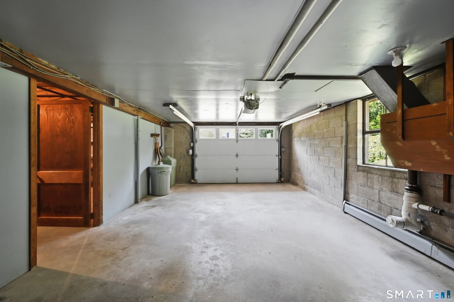 30 Maple Row Photo 27