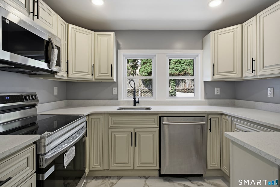 227 Sylvan Street Photo 7