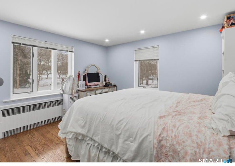 589 Racebrook Road Photo 6