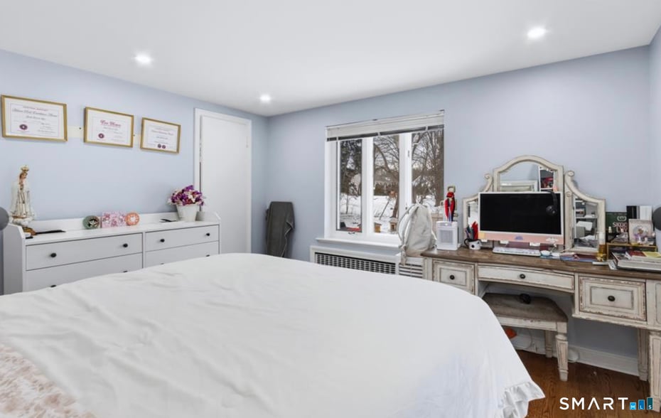 589 Racebrook Road Photo 8