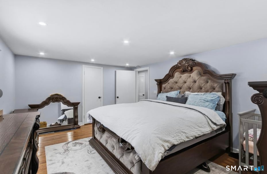 589 Racebrook Road Photo 11
