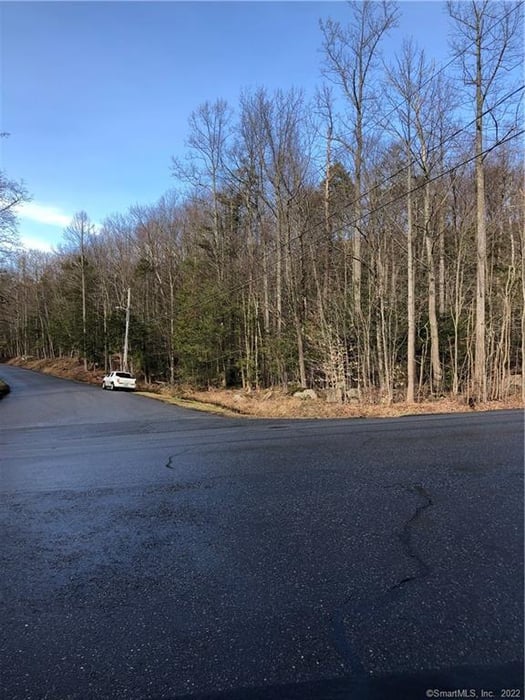 00 Kennedy Drive Photo 2