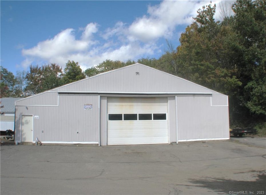 1083 East Main Street Photo 10